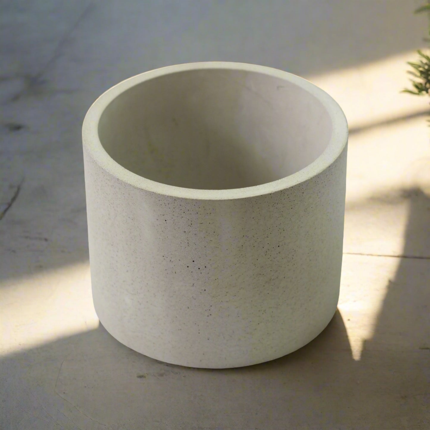 CONCRETE PLANTER